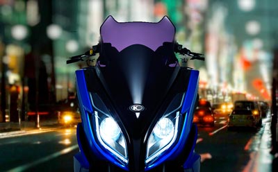 Fotos 10 claves para conducir moto por la noche