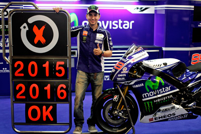 Fotos Yamaha MotoGP y Lorenzo renuevan: Amar en tiempos revueltos
