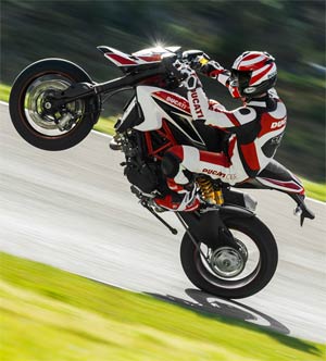 Fotos Vídeo: Nicky Hayden te presenta la Ducati Hypermotard 2013