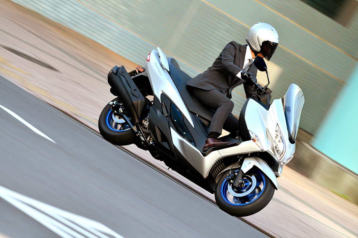 Suzuki Burgman 400 2021 coupé deportivo