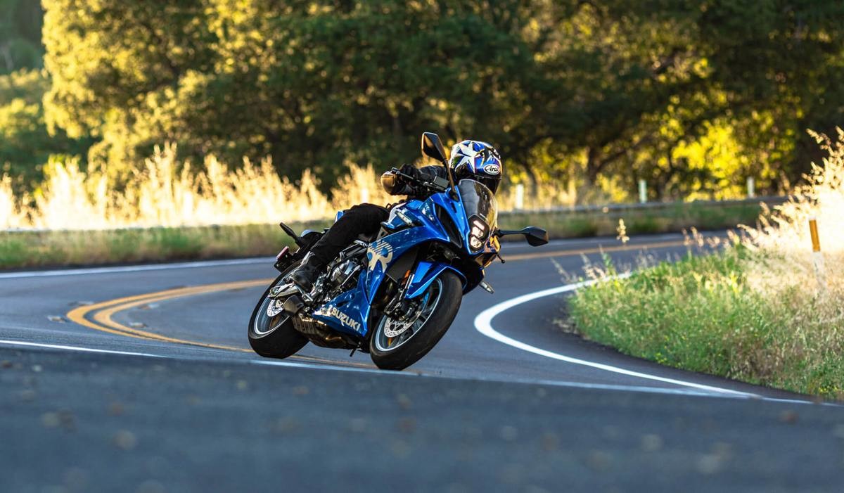 suzuki gsx8r precio3
