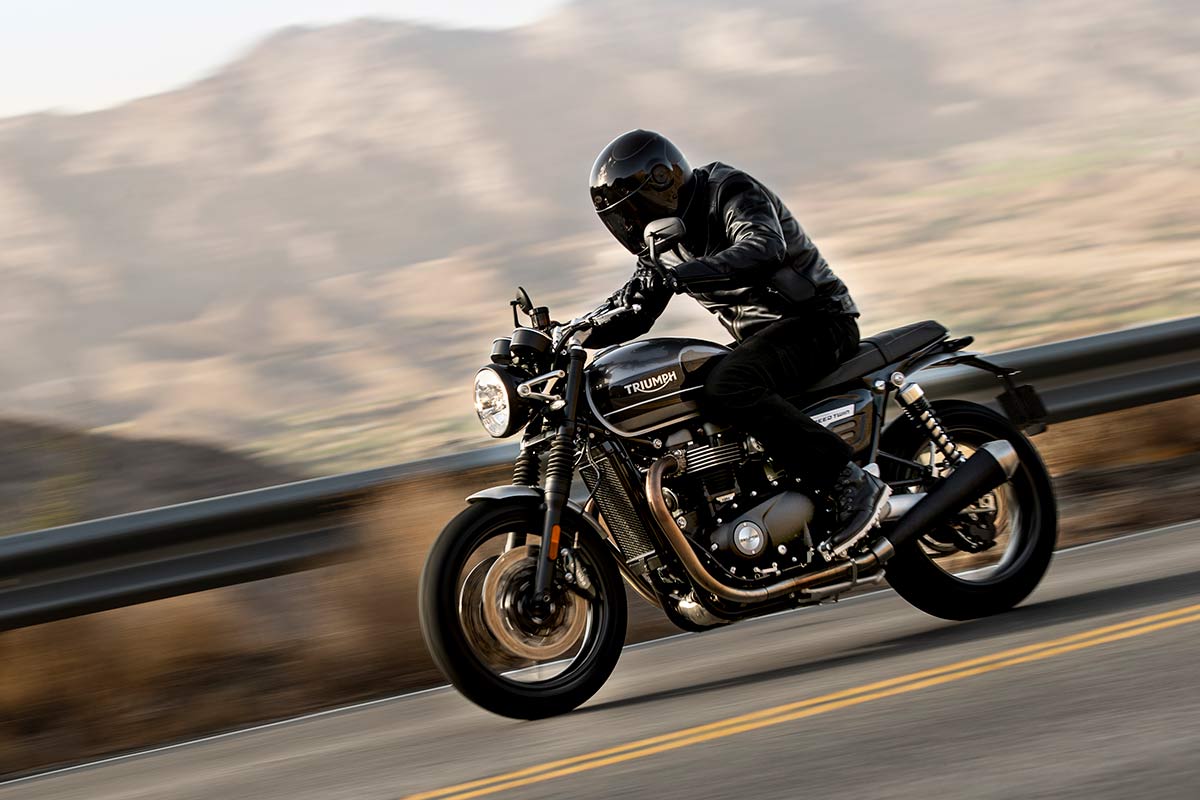 Fotos Triumph 0+Plus: condiciones irresistibles para estrenar moto