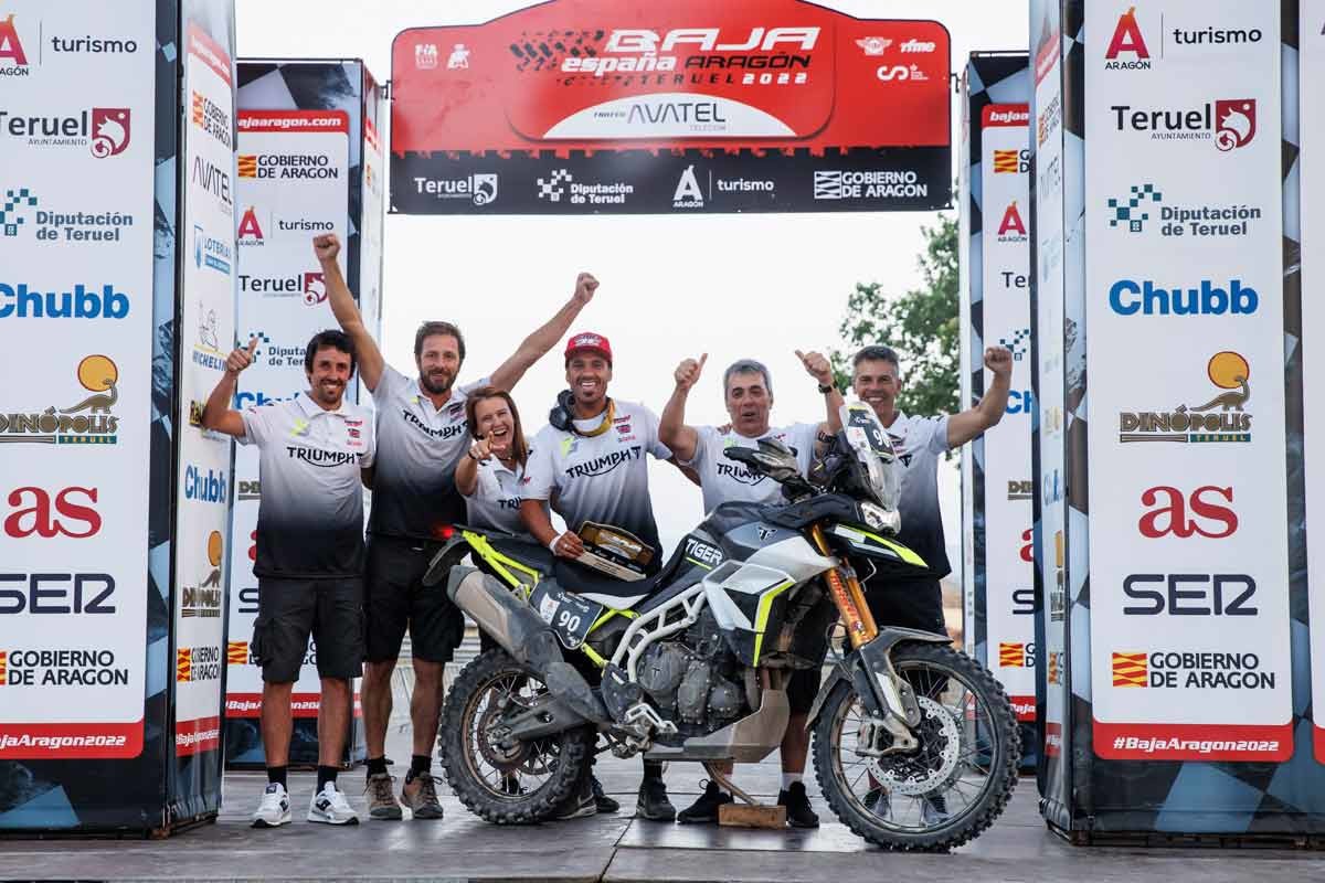 Iván Cervantes vence con Triumph en la clase Trail de la Baja Aragón (image)