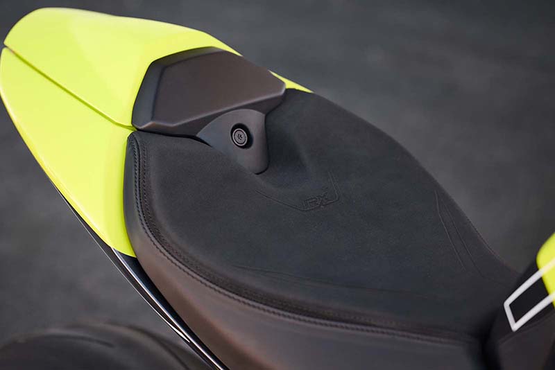 triumph speed triple 1200 rx 2025 06