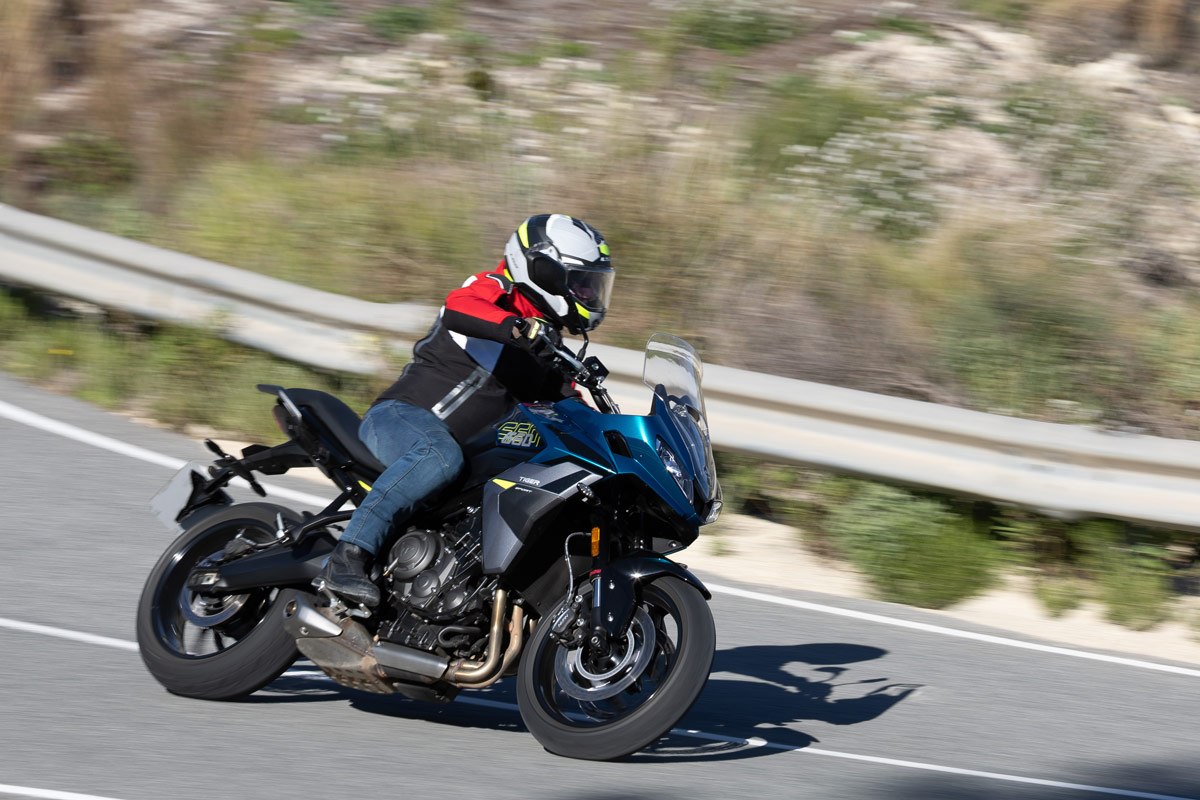prueba triumph tiger sport 660 2026 accion 02