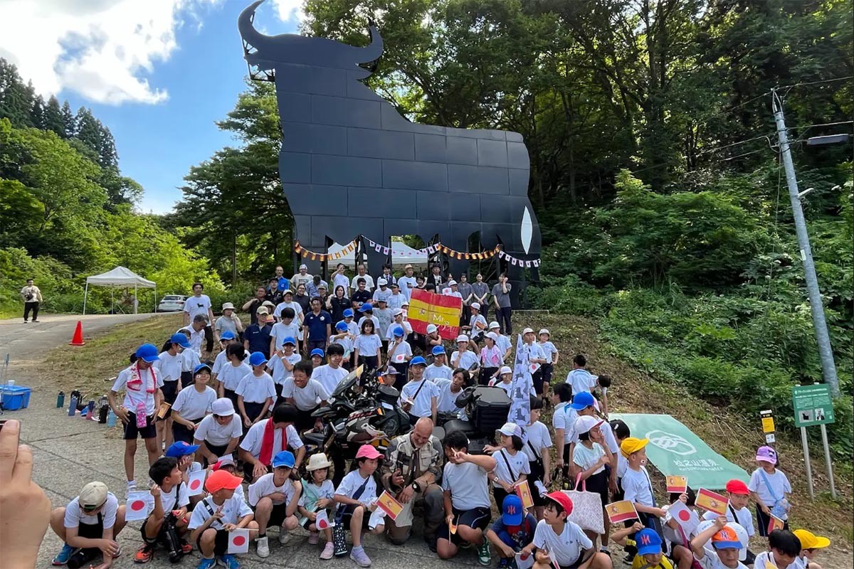 Fotos De Cádiz a Japón en Triumph buscando un toro (y algo más) 