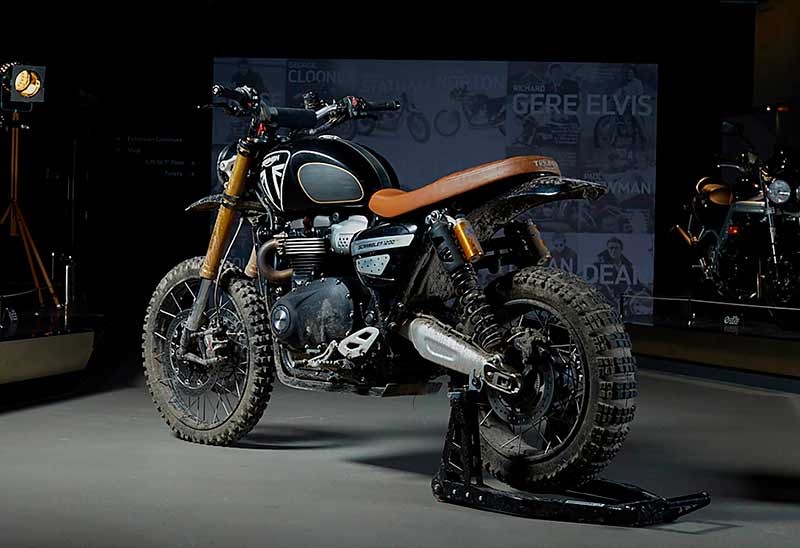 03 triumph scrambler 1200 james bond