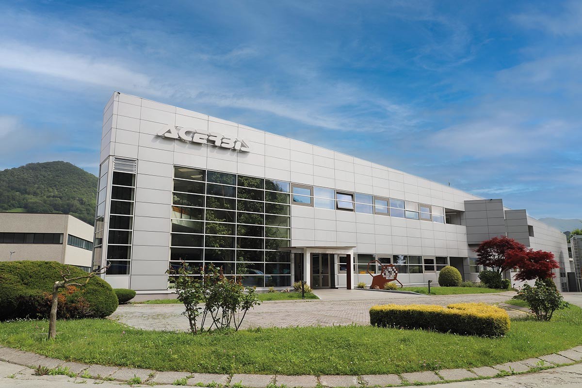 Fotos Acerbis compra Bagster, el especialista en sillines, cubredepósitos, maletas y accesorios