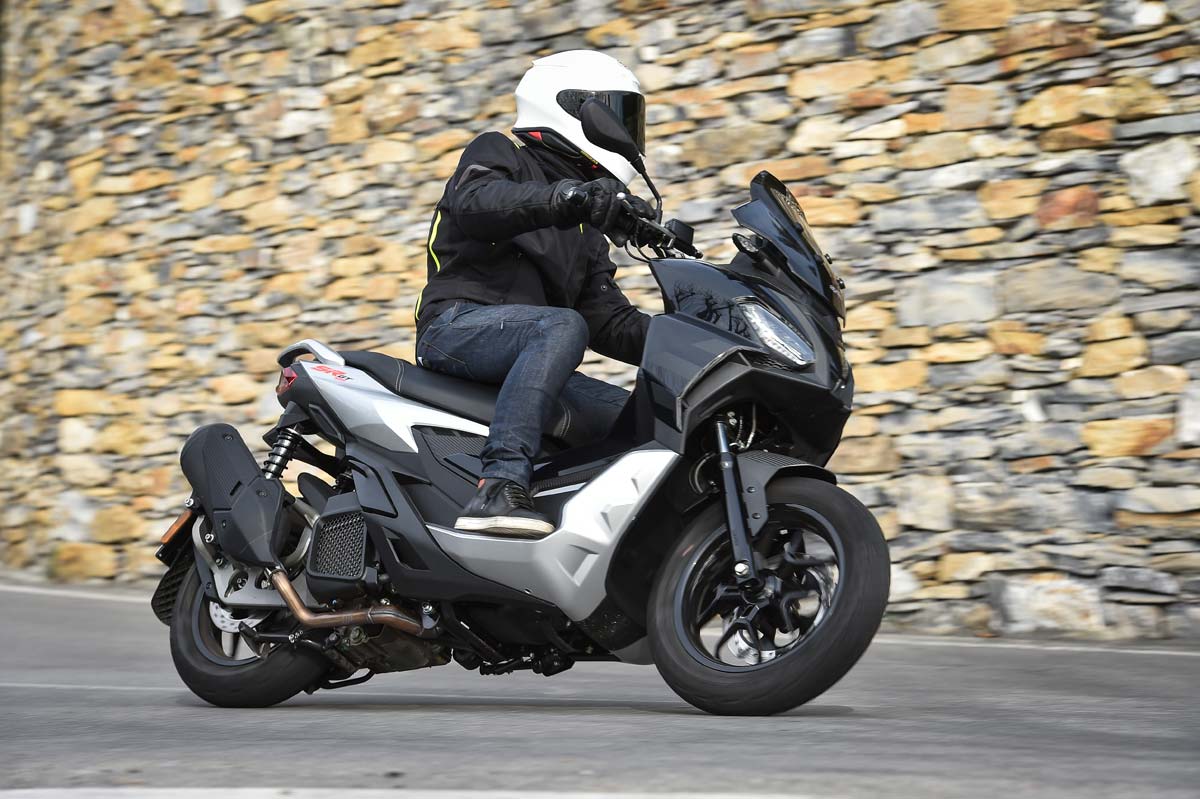 prueba aprilia sr gt 125 200 texto 7