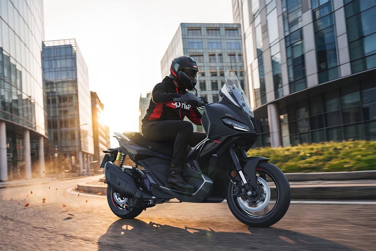 Fotos Aprilia rebaja 600 euros la SR GT 400: ahora desde 6.200 euros