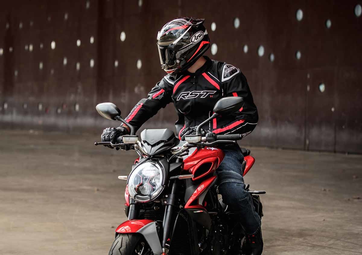 Fotos Arai Quantic: El casco perfecto para viajar