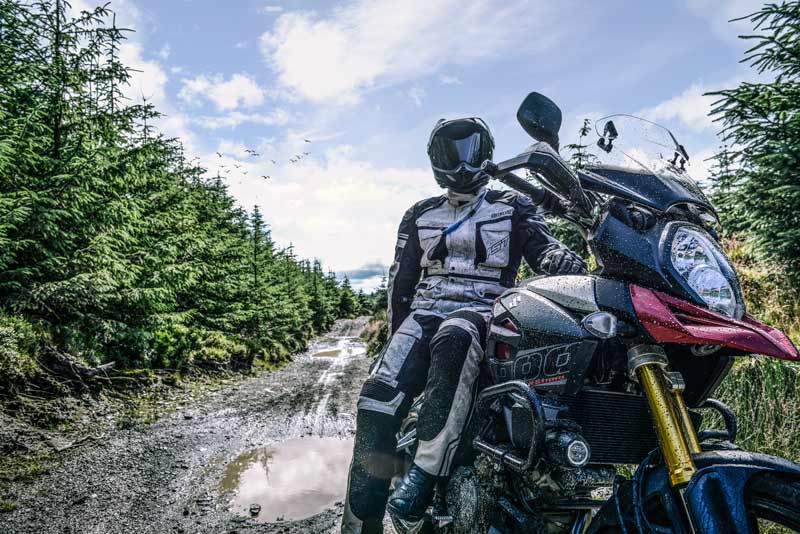 Fotos Guía para motoristas intrépidos: ¿qué necesitas para tener una aventura… en moto?