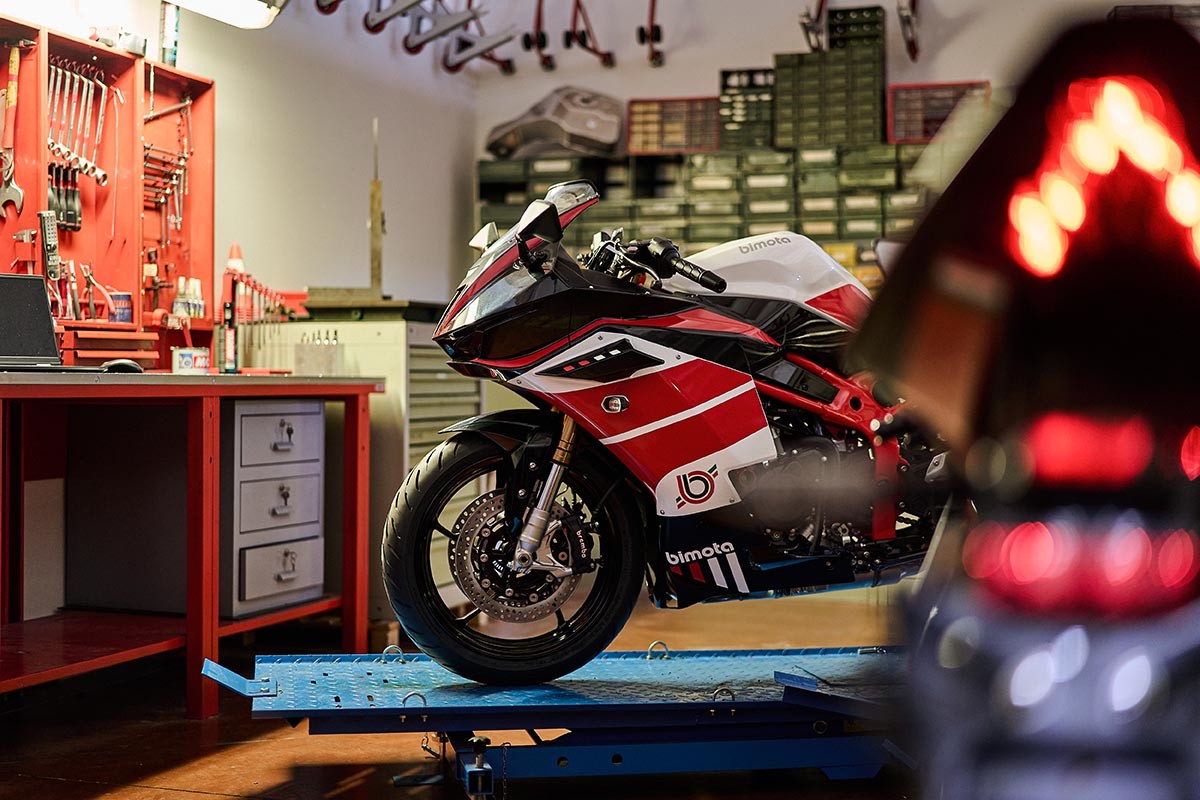 Fotos Una 400 cc con alma de superbike: Bimota KB399