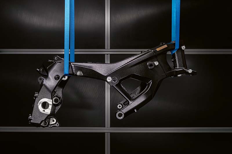 bmw m 1000 rr 2027 02