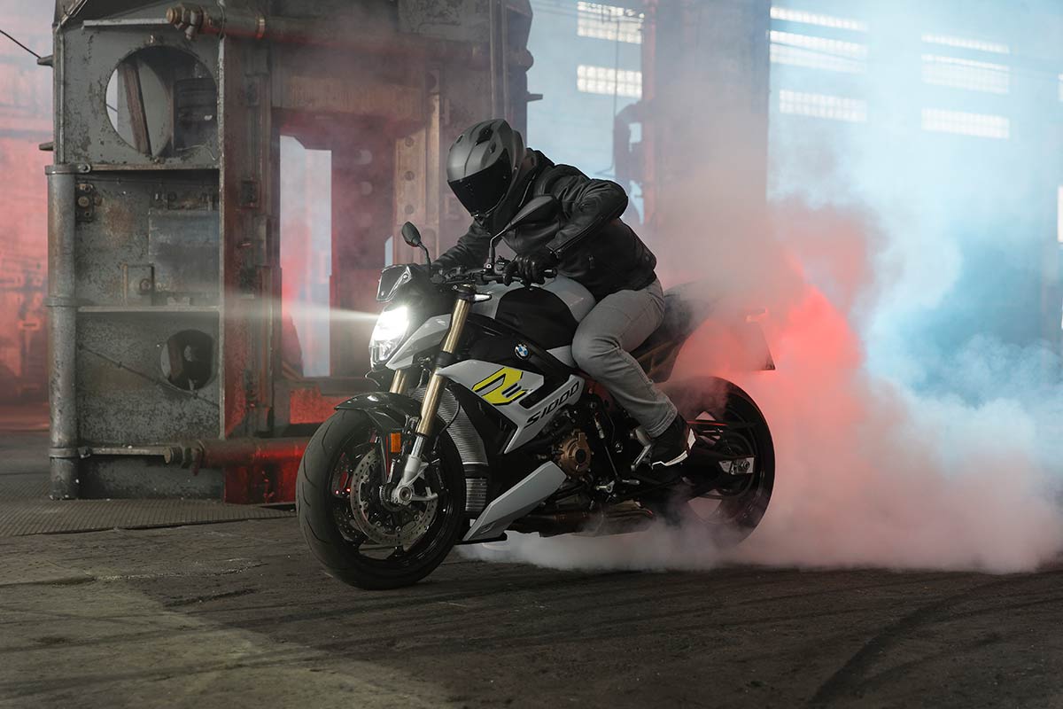 Fotos BMW S 1000 R 2021: reducción de peso diabólica (VIDEO)