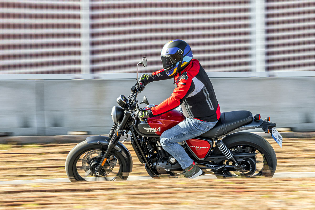 bsa bantam 350 2025 prueba accion 1