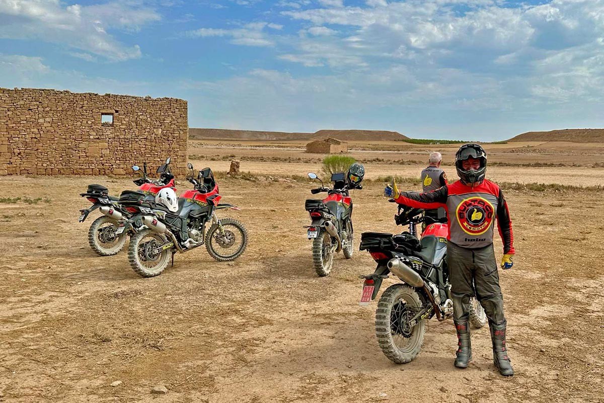 Fotos La Bultaco Rally GT 300 se prepara para su prueba más dura: seguir el Rally de Marruecos