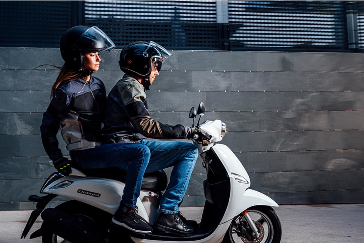 Fotos La vuelta al cole en moto: así equipa By City a los más pequeños y a los más mayores