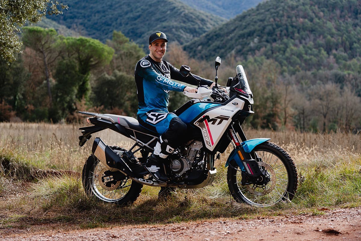 Fotos Mario Román se convierte en embajador global de CFMOTO