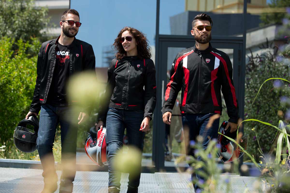 Fotos Chaquetas ventiladas Ducati: ¡Bienvenido verano!