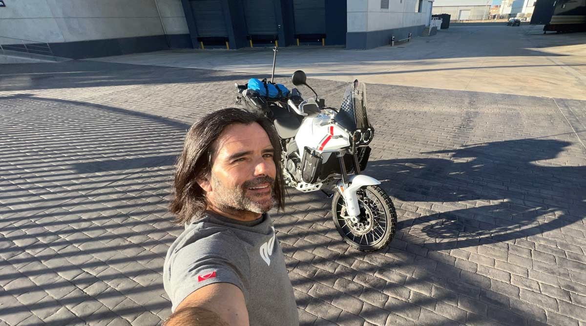 Charly Sinewan ya tiene su Ducati DesertX (image)
