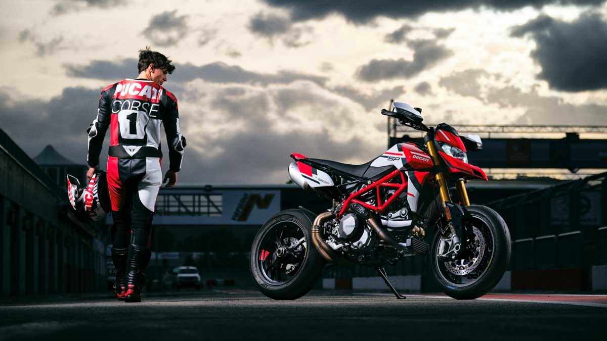 Fotos Ducati Hypermotard 950 SP 2022: nueva imagen