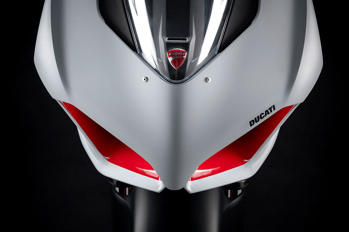 Fotos Ducati Panigale V2 White Rosso: blanco puro, rojo pasión (VIDEO)