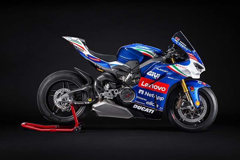 ducati panigale v4 tricolore italia 2025 01