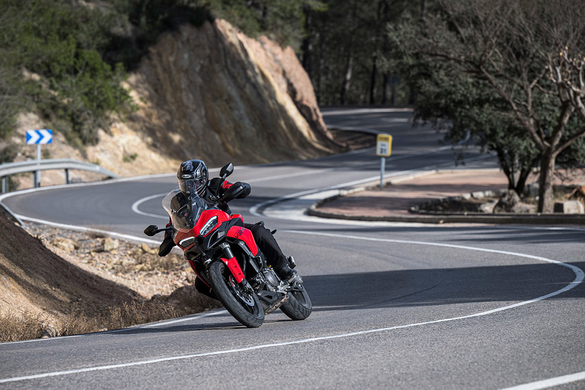 ducati multistrada v2 2025 accion frontal 03