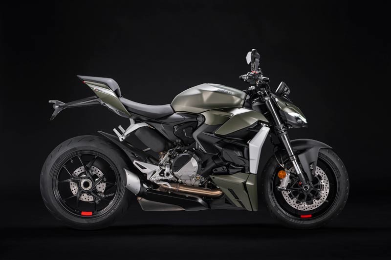 02 ducati streetfighter v2 storm green verde estudio lateral derecho
