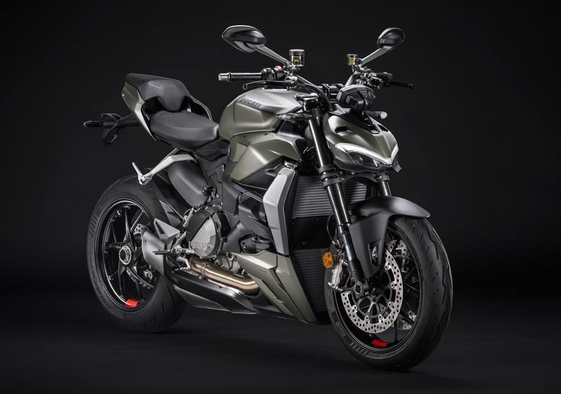 03 ducati streetfighter v2 storm green verde estudio frontal derecho