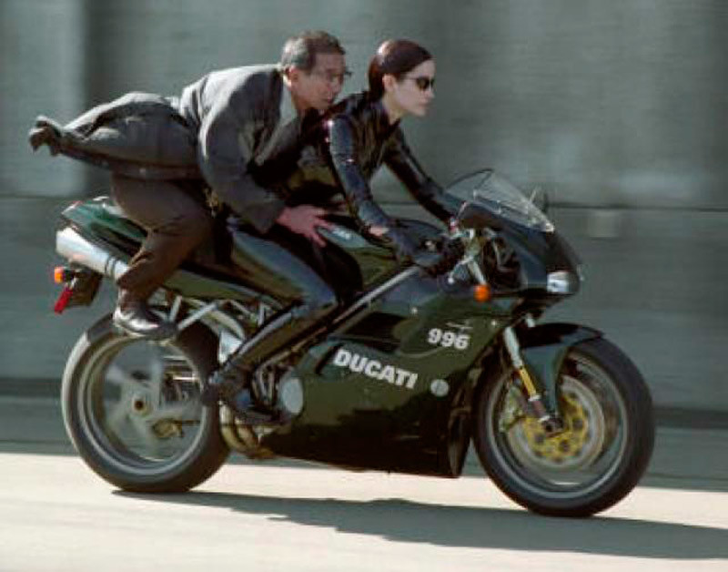 04 ducati 996 matrix escena.accion