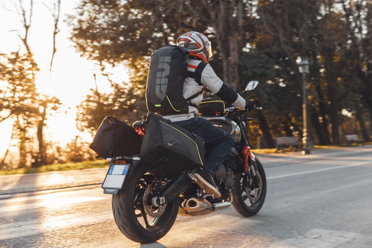 Fotos 4 accesorios de moto imprescindibles en ciudad
