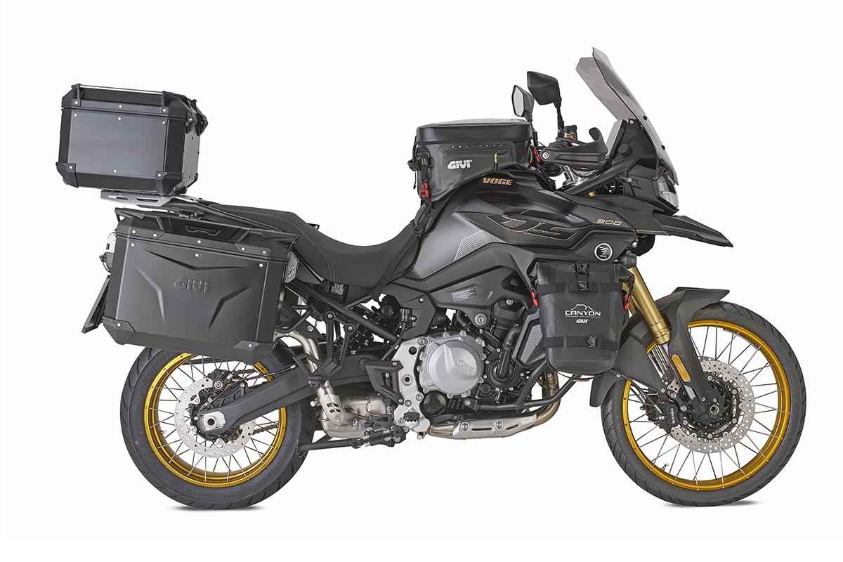 Fotos Voge 900 DSX, la trail del momento, todavía puede ser más completa con las opciones de Givi