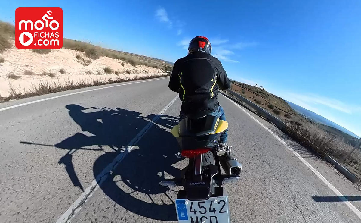 prueba video honda cb750 hornet 2023 4