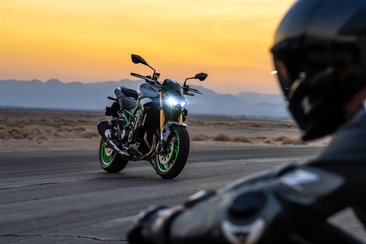 kawasaki z900 promo 2