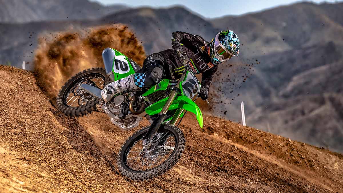 Fotos Kawasaki KX250 y 450 2022: cross se escribe con K   