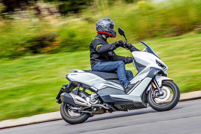 prueba keeway vieste 300 texto 9