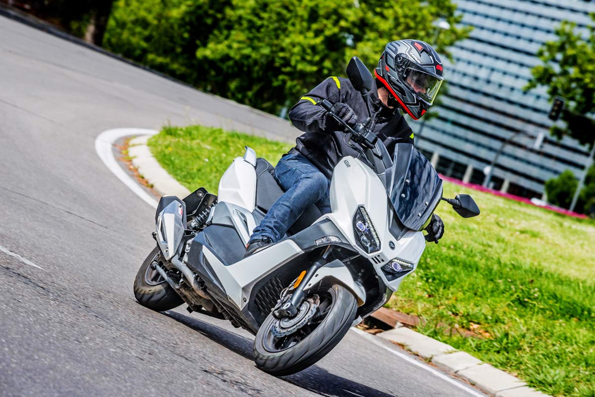 Fotos Prueba Keeway Vieste 300
