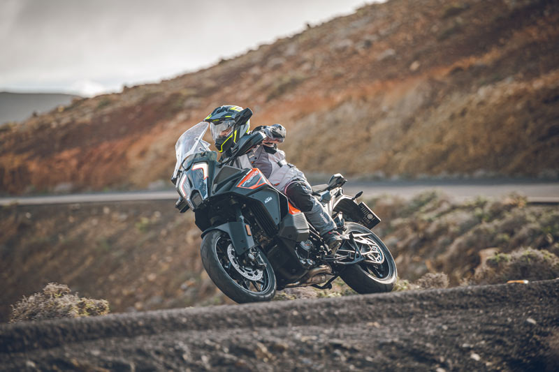 ktm 1290 super adventure s 2021 prueba accion carretera 09