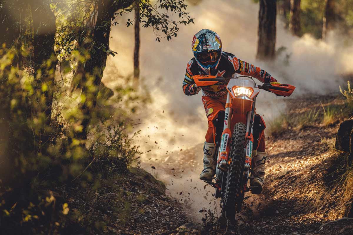 Fotos KTM 350 EXC-F Factory Edition 2022: conviértete en piloto oficial (VIDEO)