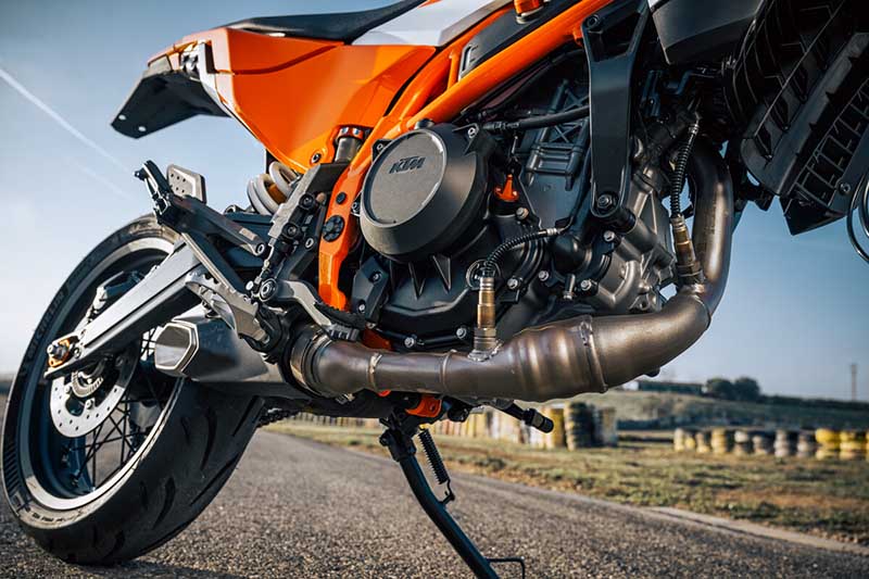 ktm 390 smc r 2025 02