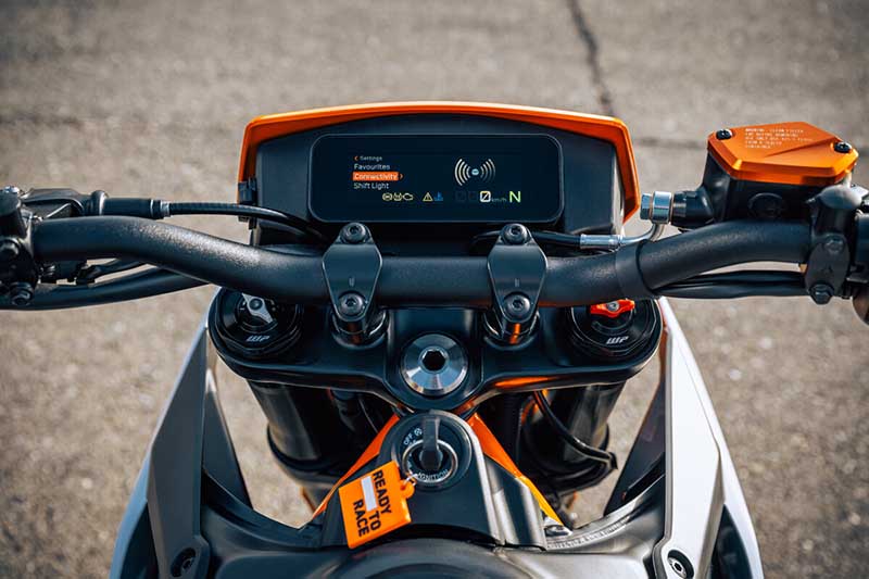 ktm 390 smc r 2025 05