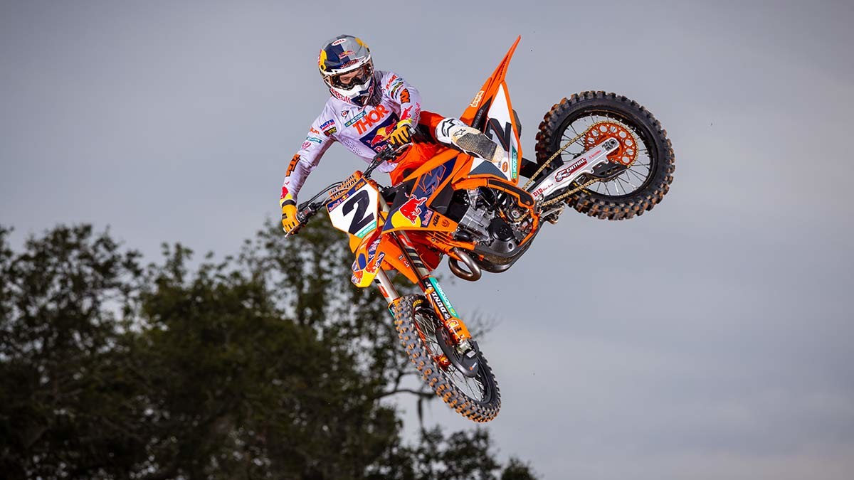 KTM 450 SX-F Factory Edition 2023: cross de altos vuelos (image)