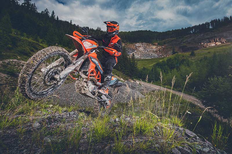 ktm 690 enduro r 2021 02