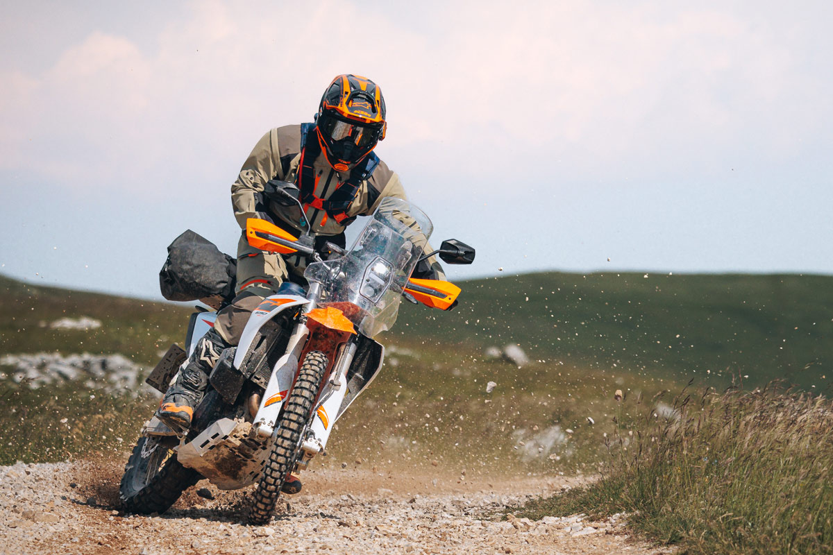 ktm 690 rally 2027 accion 04