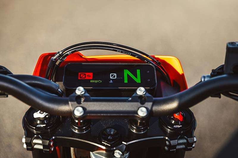 ktm 690 smc r 2026 02