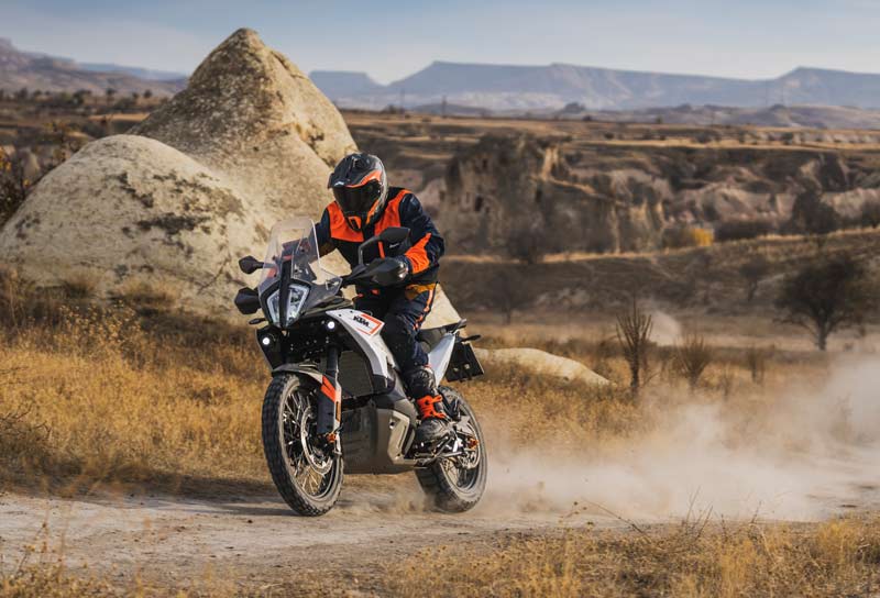 ktm 790 adventure 2023 accion 2