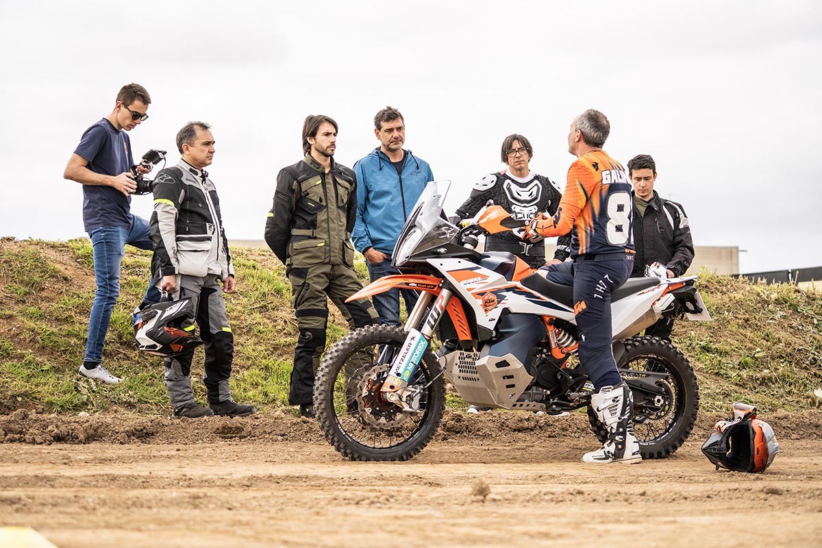 Fotos KTM revoluciona la formación de motoristas con Xavi Galindo y su nuevo método