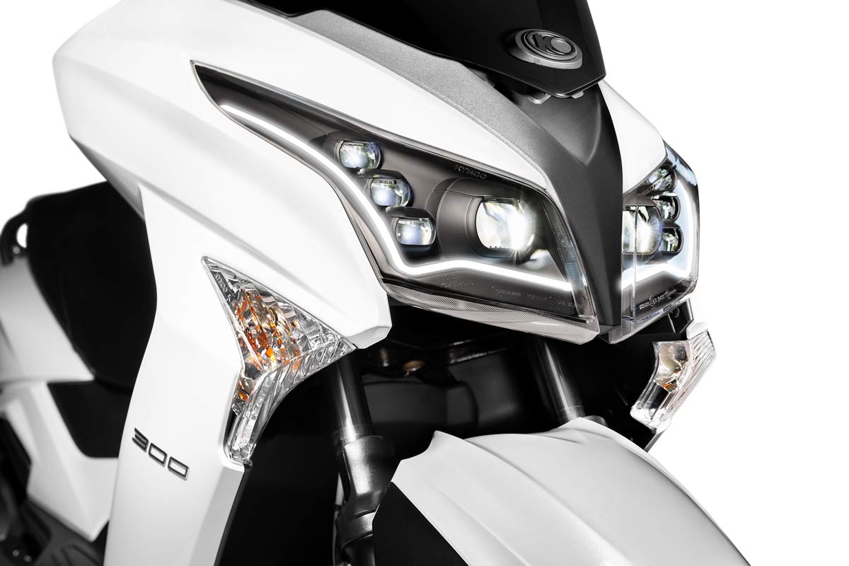 Fotos Kymco Grand Dink 300 2021: mejor iluminación y Euro5